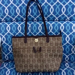 👜 EUC Michael Kors shoulder bag 👜